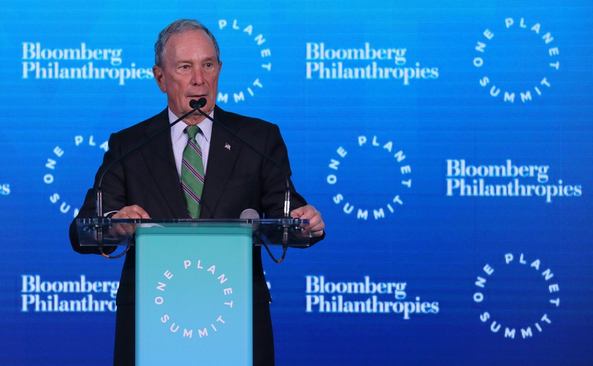 Ông chủ LVMH lần đầu tiên trở thành người giàu nhất thế giới - Ảnh 5. Ông chủ LVMH lần đầu tiên trở thành người giàu nhất thế giới - Ảnh 5.