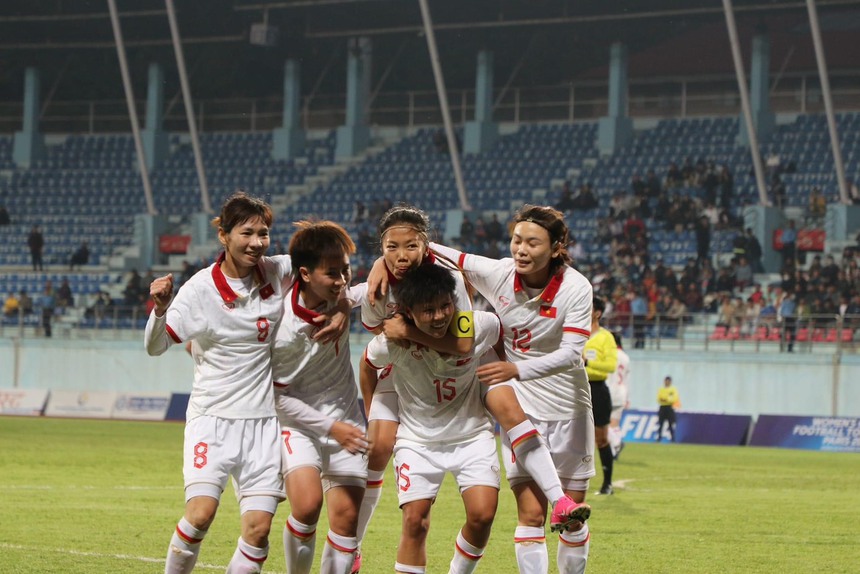 Vòng loại môn bóng đá nữ Olympic 2024, Việt Nam 5-1 Nepal: Thắng nhàn nên tính toán dễ - Ảnh 1.