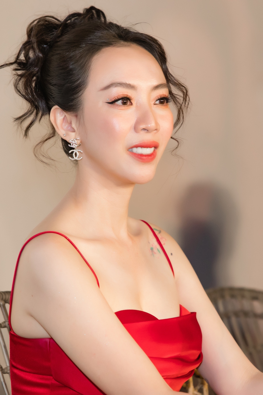 Phỏng vấn nóng Thu Trang: Thú nhận đã đi Thái Lan hút trứng, Tiến Luật tự chích kích trứng cho vợ trước khi thụ tinh nhân tạo - Ảnh 4.