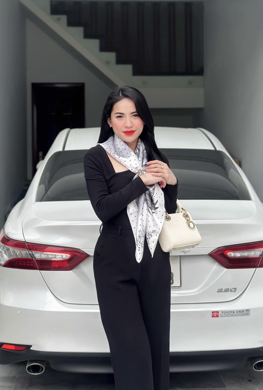 Bất ngờ với gia cảnh và tài sản có được ở tuổi 33 của "chiến thần review" Hà Linh - Ảnh 5.