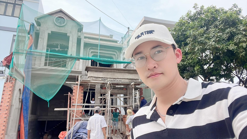 Bị 1 đồng nghiệp mỉa mai công khai giới tính nên không được mời làm nghề, Hà Trí Quang lên tiếng nhưng thái độ của người yêu mới gây chú ý  - Ảnh 4.