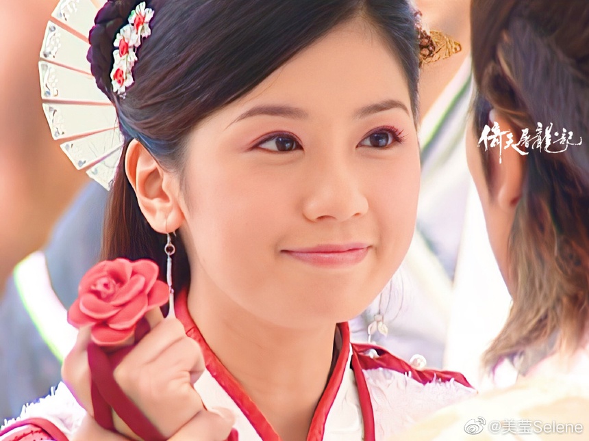 Giả Tịnh Văn gây sốt với ảnh hậu trường trong 'Tỷ tỷ đạp gió rẽ sóng 4' - Ảnh 8.