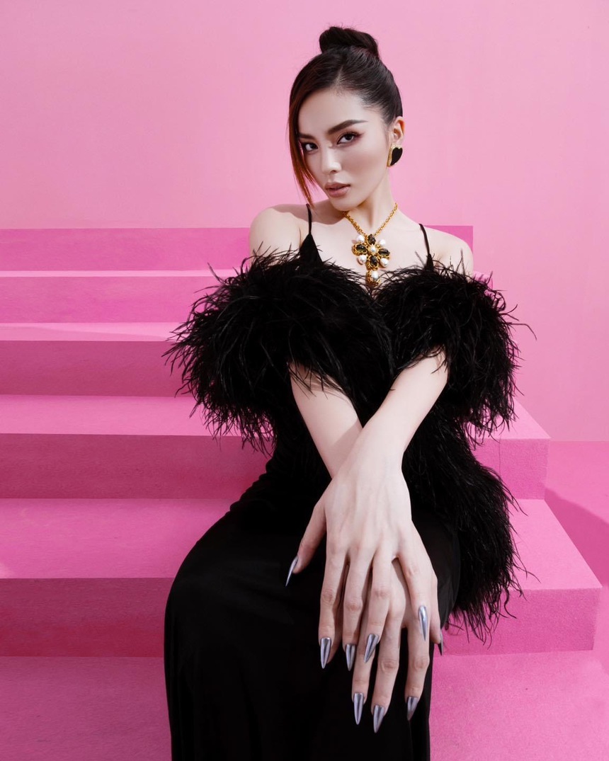 Kỳ Duyên trải lòng về loạt scandal sau khi đăng quang Hoa hậu Việt Nam 2014: 'Tôi không cảm thấy sợ' - Ảnh 6. Kỳ Duyên trải lòng về loạt scandal sau khi đăng quang Hoa hậu Việt Nam 2014: 'Tôi không cảm thấy sợ' - Ảnh 6.