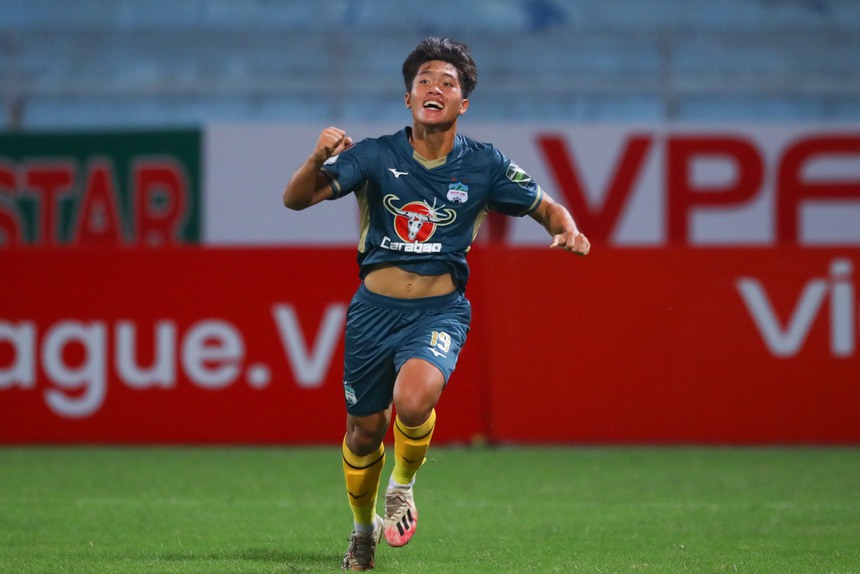 Viettel 1-4 HAGL: Cú sốc ở Hàng Đẫy - Ảnh 1.