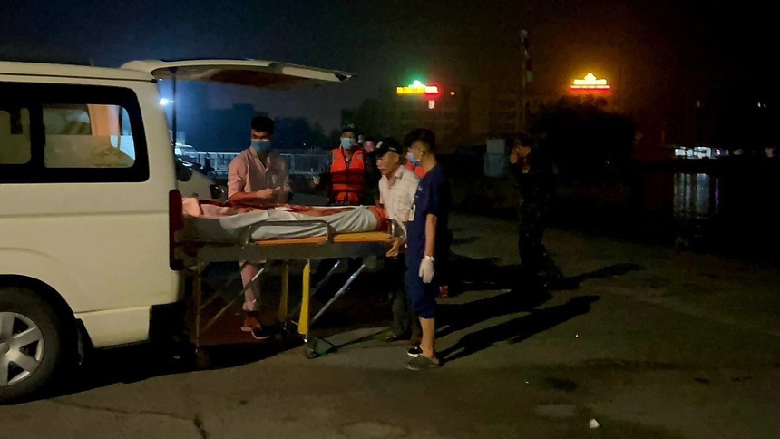 Xác định danh tính 5 nạn nhân trong vụ rơi máy bay trực thăng trên vịnh Hạ Long - Ảnh 2.