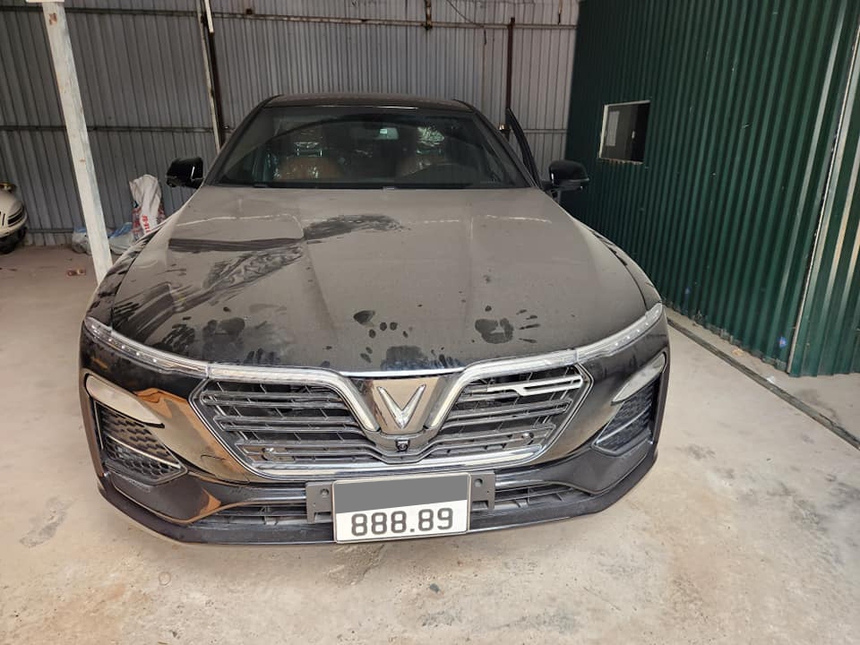 Chủ xe VinFast Lux A2.0 bấm biển đẹp rồi để không gần năm trời: Rao bán lại ngang giá xe mới, mới chỉ lăn bánh 12 km - Ảnh 3. Chủ xe VinFast Lux A2.0 bấm biển đẹp rồi để không gần năm trời: Rao bán lại ngang giá xe mới, mới chỉ lăn bánh 12 km - Ảnh 3.