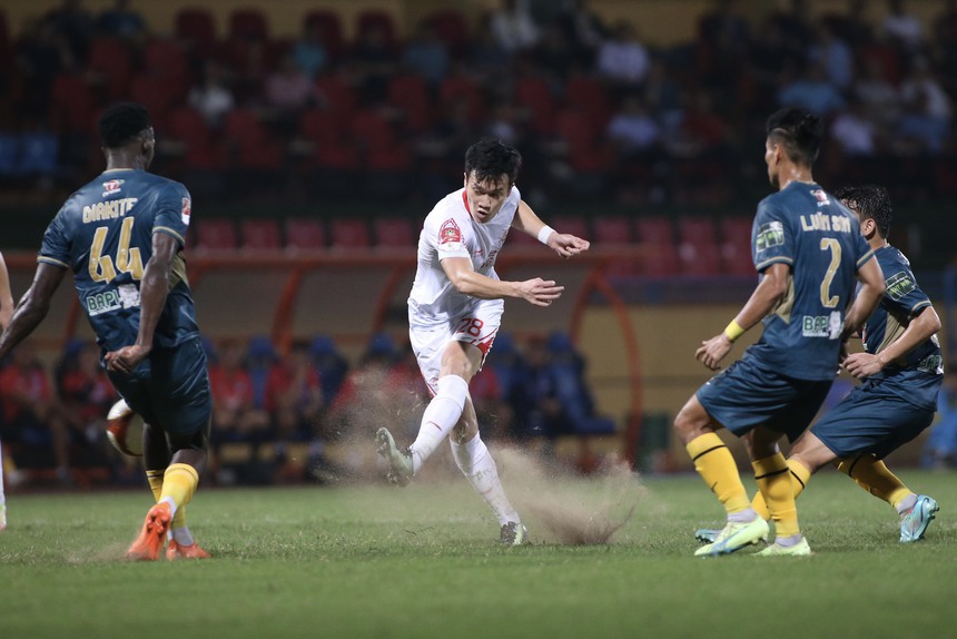 Hoàng Đức vô duyên khó tin trong ngày dàn sao HAGL thi nhau tỏa sáng, Viettel nhận thất bại cay đắng - Ảnh 2.