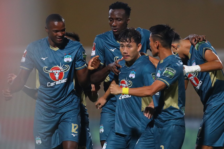 HLV Troussier chứng kiến dàn sao HAGL tỏa sáng, tìm ra đáp án trước thềm SEA Games 32 - Ảnh 10.