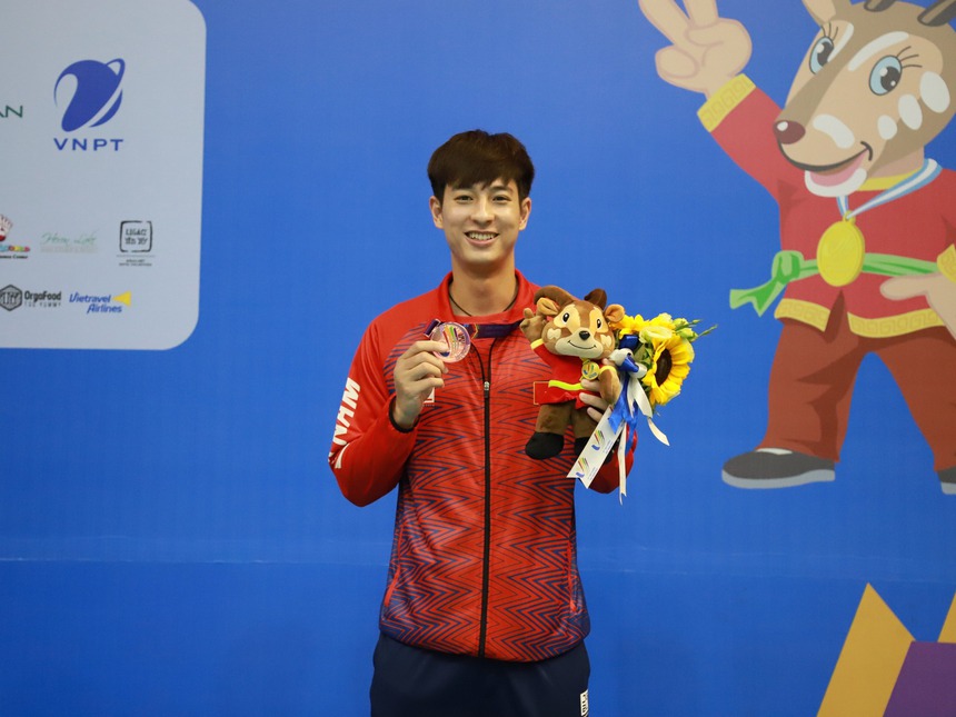 'Hoàng tử cầu lông Phạm Hồng Nam bất ngờ vắng mặt tại SEA Games 32, hé lộ chuyện kết hôn - Ảnh 3.