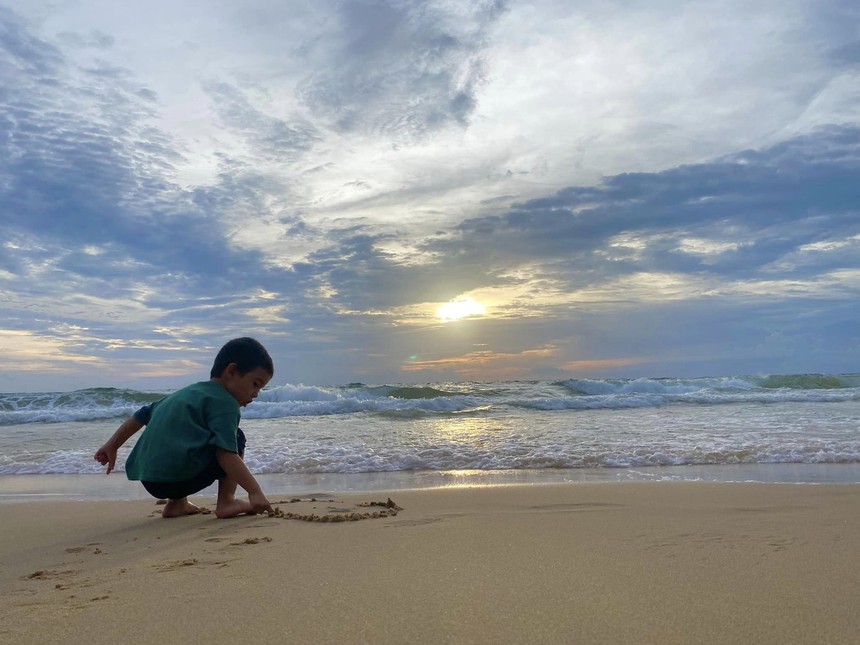 Chồng Tây nghỉ việc cùng vợ bỏ phố ra đảo Phú Quốc ở,  8 tháng “vật vã” vì giá rau thịt đắt gấp 1,5 lần - Ảnh 2.