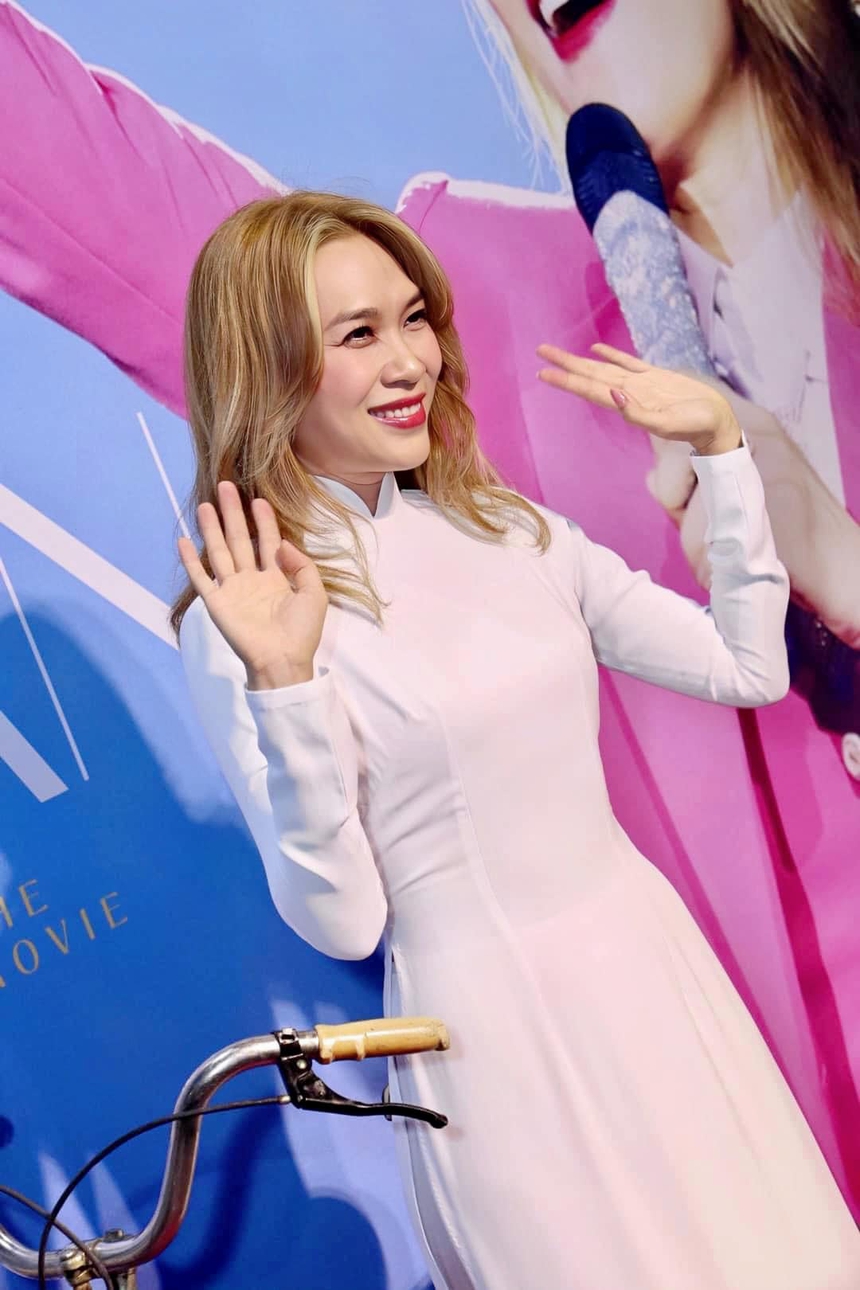 Những khán giả đầu tiên nói gì về phim 'Người giữ thời gian' của Mỹ Tâm, liệu có xuất sắc như lời đồn? - Ảnh 2. Những khán giả đầu tiên nói gì về phim 'Người giữ thời gian' của Mỹ Tâm, liệu có xuất sắc như lời đồn? - Ảnh 2.