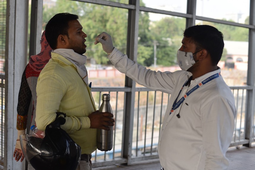 WHO cảnh báo làn sóng mới Covid-19 lan từ Nam Á - Ảnh 1.