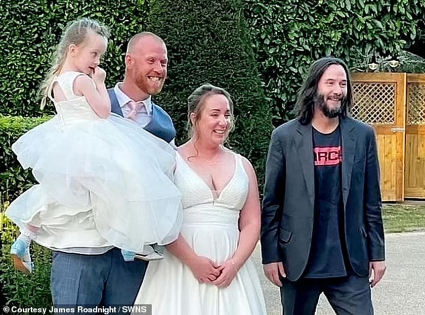 (Bài đăng Chủ nhật) Keanu Reeves sau màn bạc khác hẳn hình ảnh ngôi sao hành động đáng gờm nhất ở Hollywood - Ảnh 6.