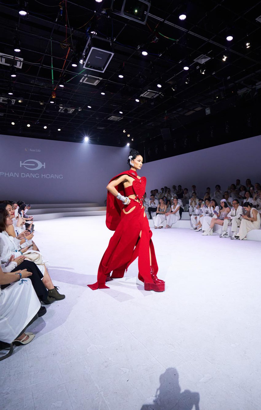 Triển lãm LIT – Bật Sáng, khơi gợi những mảnh nội tâm lấp lánh trong mỗi con người - Ảnh 6.