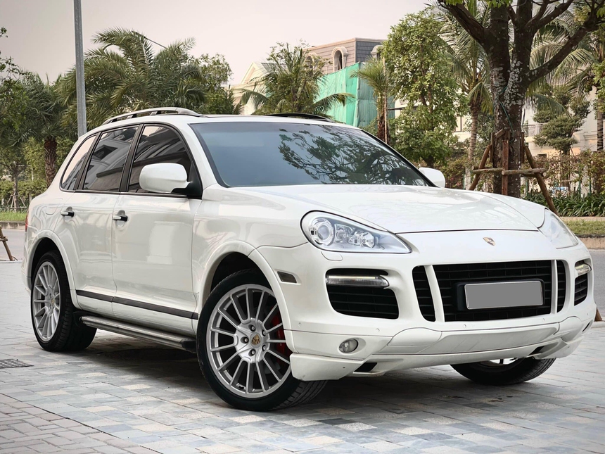 Porsche Cayenne đời 2008 rao bán ngang giá Kia K3: 'Zin tuyệt đối, độ mới không có đối thủ'  - Ảnh 2.