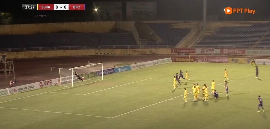 Sao U20 Việt Nam lập siêu phẩm tại V-League, HLV Troussier có 'vũ khí mới' để hạ Thái Lan - Ảnh 3. Sao U20 Việt Nam lập siêu phẩm tại V-League, HLV Troussier có 'vũ khí mới' để hạ Thái Lan - Ảnh 3.