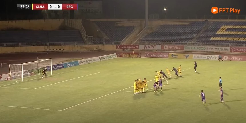 Sao U20 Việt Nam lập siêu phẩm tại V-League, HLV Troussier có 'vũ khí mới' để hạ Thái Lan - Ảnh 2. Sao U20 Việt Nam lập siêu phẩm tại V-League, HLV Troussier có 'vũ khí mới' để hạ Thái Lan - Ảnh 2.