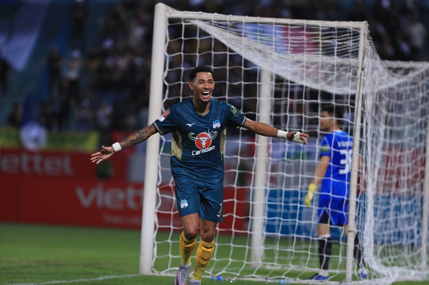 HLV Troussier chứng kiến dàn sao HAGL tỏa sáng, tìm ra đáp án trước thềm SEA Games 32 - Ảnh 14.