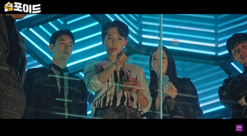 ‘Ẩn danh 2’ tập 13: Tìm ra tội ác của Black Sun, Kim Do Gi suýt 'bay màu' - Ảnh 4. ‘Ẩn danh 2’ tập 13: Tìm ra tội ác của Black Sun, Kim Do Gi suýt 'bay màu' - Ảnh 4.