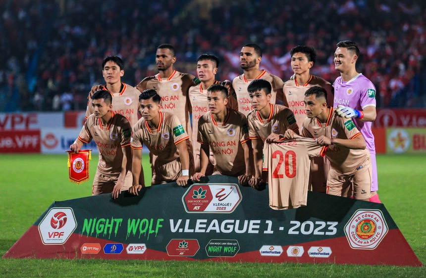 Xuân Trường bị hớ khi lên nhầm xe đối thủ, vội vàng 'quay xe' trong ngượng ngùng - Ảnh 6.