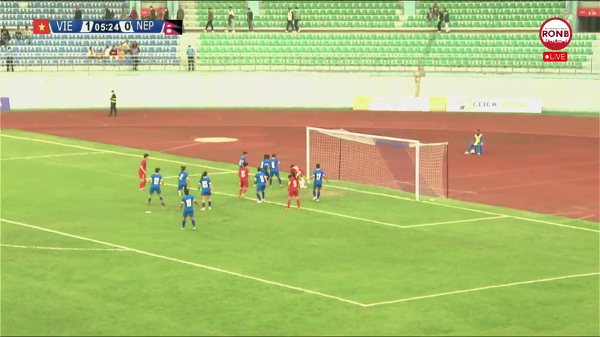 Hải Yến lập cú đúp chớp nhoáng, nữ Việt Nam thắng dễ Nepal, thẳng tiến vào vòng loại 2 Olympic Paris 2024 - Ảnh 1.