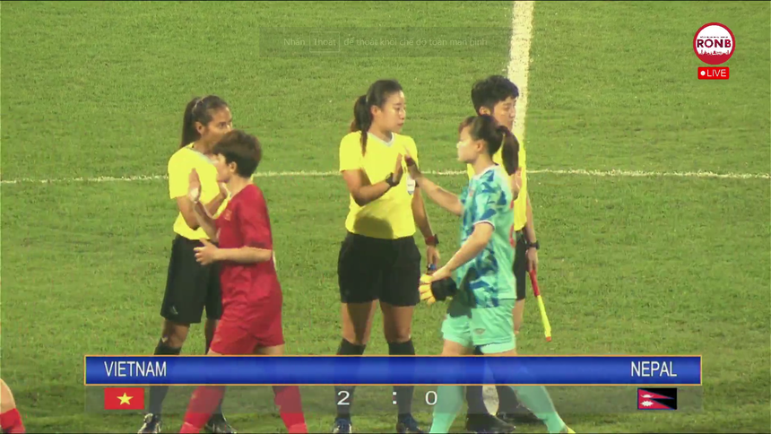 Hải Yến lập cú đúp chớp nhoáng, nữ Việt Nam thắng dễ Nepal, thẳng tiến vào vòng loại 2 Olympic Paris 2024 - Ảnh 3.