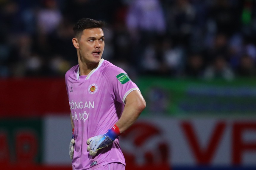 Trọng tài V.League tiếp tục gây tranh cãi, đội bầu Hiển giành 3 điểm sau "bàn thắng ma" - Ảnh 3.