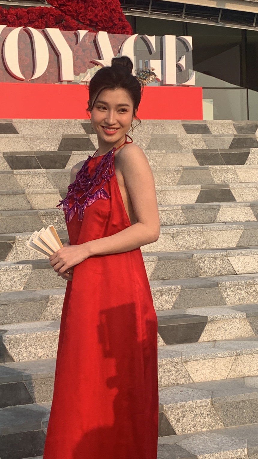 Phương Nhi lấy lại phong độ trước cam thường nhưng lại lép vế nhẹ trước mỹ nhân này về độ 'tiên tử' - Ảnh 1. Phương Nhi lấy lại phong độ trước cam thường nhưng lại lép vế nhẹ trước mỹ nhân này về độ 'tiên tử' - Ảnh 1.