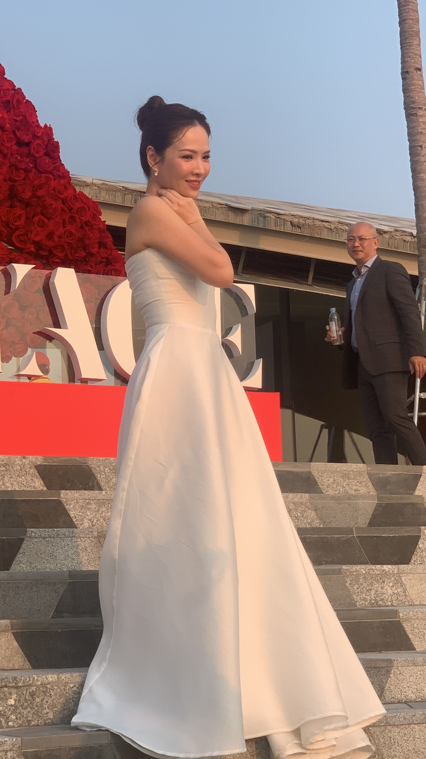 Phương Nhi lấy lại phong độ trước cam thường nhưng lại lép vế nhẹ trước mỹ nhân này về độ 'tiên tử' - Ảnh 5. Phương Nhi lấy lại phong độ trước cam thường nhưng lại lép vế nhẹ trước mỹ nhân này về độ 'tiên tử' - Ảnh 5.