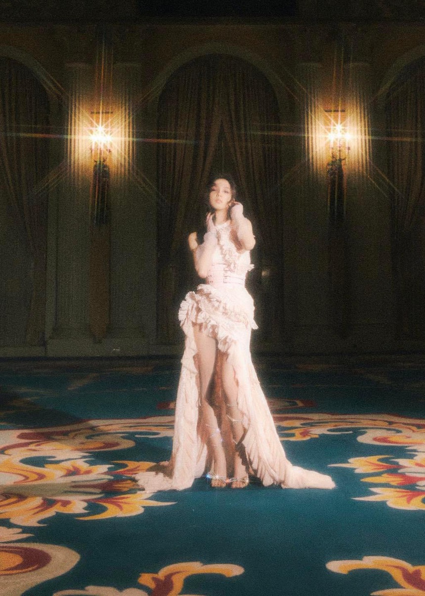 Điểm chung trong 2 màn solo của Jisoo và Jimin: Hát dở nhưng chẳng ảnh hưởng gì đến thành tích! - Ảnh 9. Điểm chung trong 2 màn solo của Jisoo và Jimin: Hát dở nhưng chẳng ảnh hưởng gì đến thành tích! - Ảnh 9.