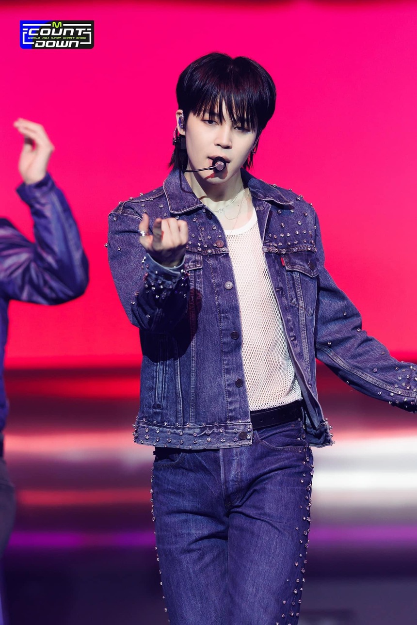 Điểm chung trong 2 màn solo của Jisoo và Jimin: Hát dở nhưng chẳng ảnh hưởng gì đến thành tích! - Ảnh 8. Điểm chung trong 2 màn solo của Jisoo và Jimin: Hát dở nhưng chẳng ảnh hưởng gì đến thành tích! - Ảnh 8.