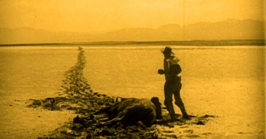 Những bộ phim khiến đạo diễn thiên tài Christopher Nolan cũng phải mê đắm - Ảnh 11.