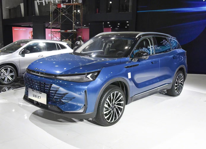 Beijing X7 2023 chính thức ra mắt: Thay đổi từ trong ra ngoài, dễ khiến Ford Territory phải dè chừng - Ảnh 3.