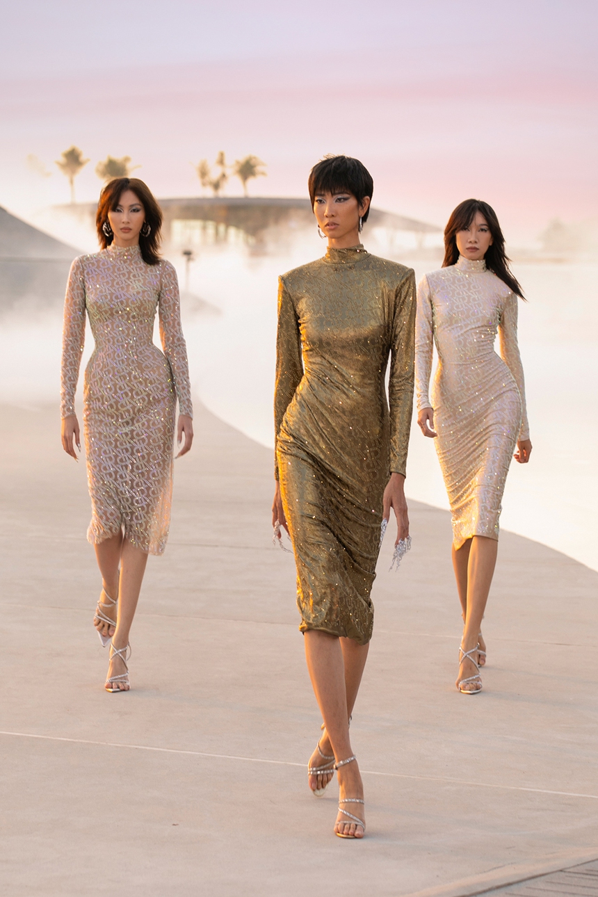 Show diễn mãn nhãn của Chung Thanh Phong dưới ánh hoàng hôn mở màn Fashion Voyage - Ảnh 3.