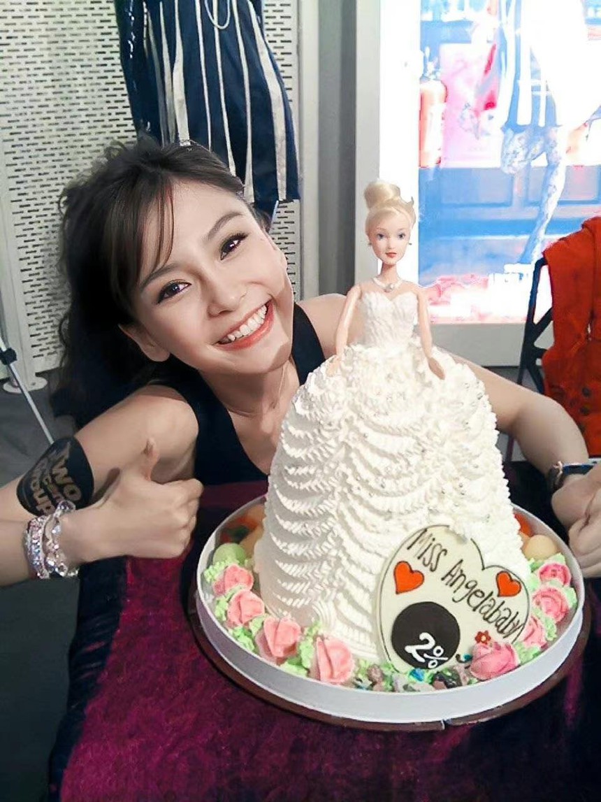 Angela Baby bị Cbiz 'thất sủng' hậu ly hôn Huỳnh Hiểu Minh: Mất hợp đồng vào tay Địch Lệ Nhiệt Ba, còn loạt bằng chứng 'hết thời' khó phủ nhận - Ảnh 6.