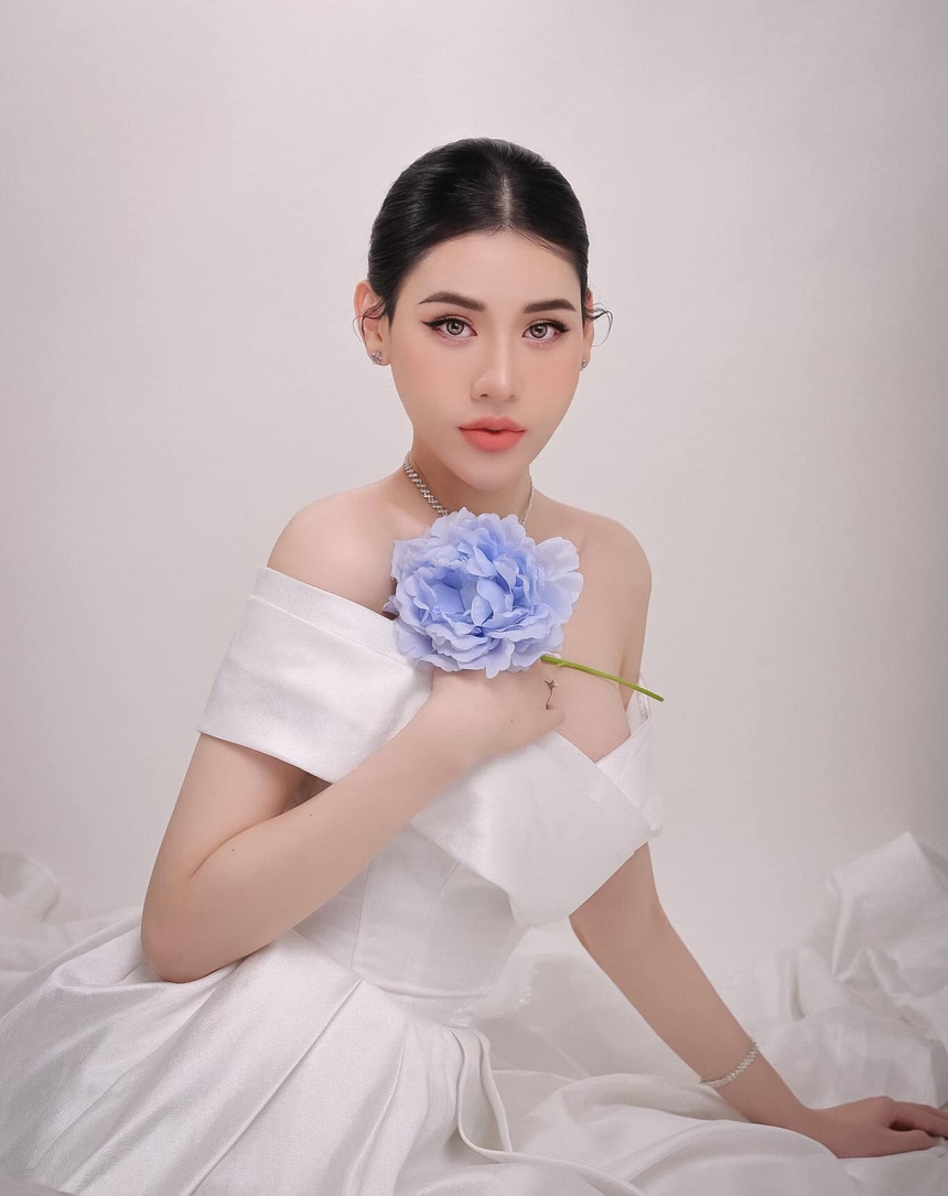 Nhan sắc 'lột xác' ngoạn mục của Dịu Thảo - Tân Hoa hậu Chuyển giới: Từ cậu bé khôi ngô đến mỹ nhân nóng bỏng - Ảnh 8.