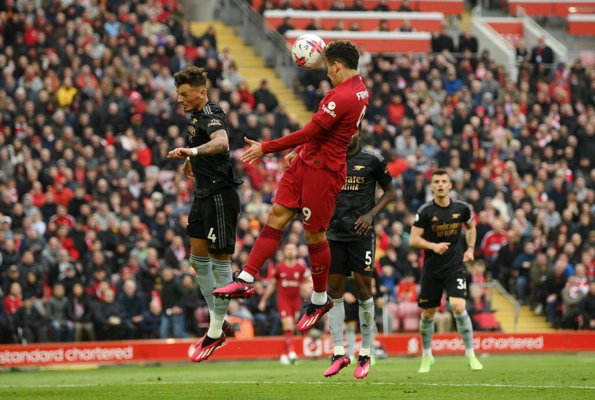 Arsenal dẫn trước 2 bàn nhưng vẫn chỉ cầm 1 điểm rời sân Liverpool - Ảnh 2.