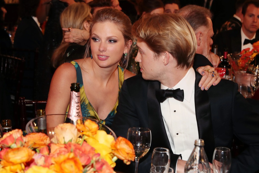 6 năm yêu ngỡ như định mệnh của Taylor Swift và tài tử Joe Alwyn: Nàng viết tận 9 bài hát nói về chàng, tranh cãi thái độ đàng trai - Ảnh 18.