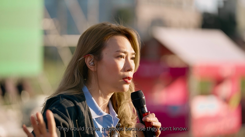 Khi Mỹ Tâm tự nhận 'con khùng của showbiz Việt' - Ảnh 1.