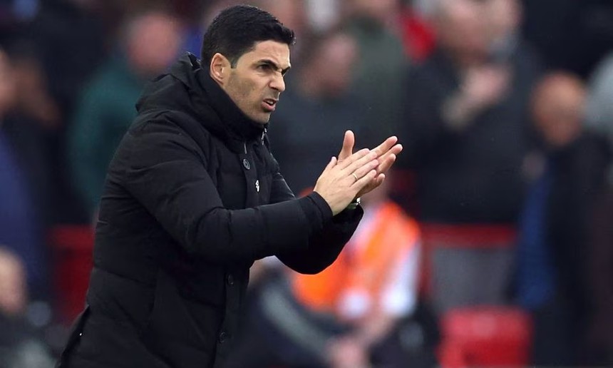 Tin nóng bóng đá 10/4: MU 'xem giò' hai sao trẻ Hà Lan, Ronaldo hờn dỗi sau trận hòa của Al Nassr - Ảnh 5. Tin nóng bóng đá 10/4: MU 'xem giò' hai sao trẻ Hà Lan, Ronaldo hờn dỗi sau trận hòa của Al Nassr - Ảnh 5.