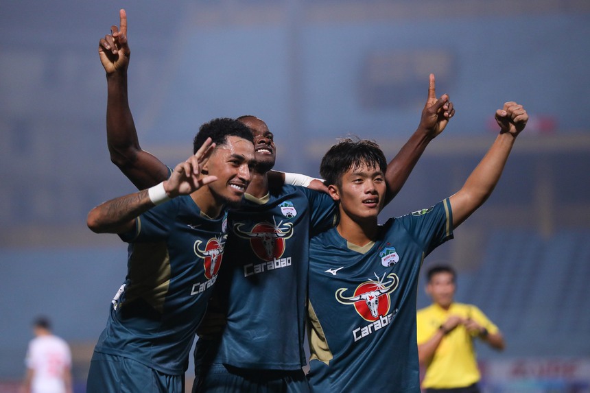 Cùng thắng lớn, HAGL sẽ là đối thủ "cứng cựa" nhất của CLB Hà Nội tranh chức vô địch? - Ảnh 2.