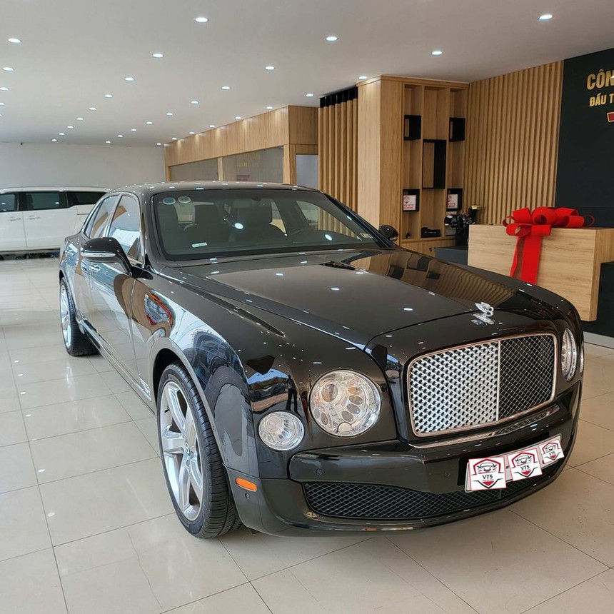 Tròn 10 năm tuổi, Bentley Mulsanne Le Mans Edition độc nhất Việt Nam bán lại vẫn đắt ngang 2 chiếc ‘Mẹc’ S-Class mới cứng - Ảnh 2. Tròn 10 năm tuổi, Bentley Mulsanne Le Mans Edition độc nhất Việt Nam bán lại vẫn đắt ngang 2 chiếc ‘Mẹc’ S-Class mới cứng - Ảnh 2.