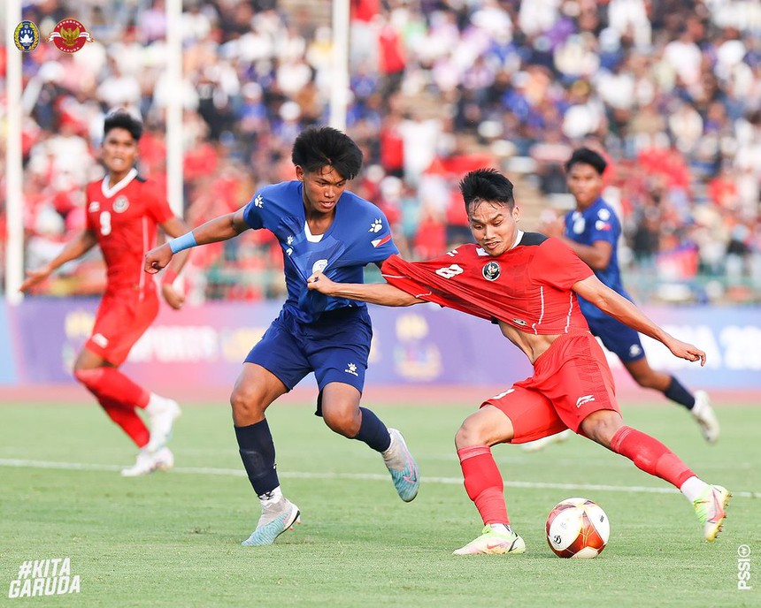 Truyền thông Indonesia ngỡ ngàng vì đội U22 phải ngồi ghế nhựa tại SEA Games: Chúng tôi cứ tưởng ở đám cưới - Ảnh 3.
