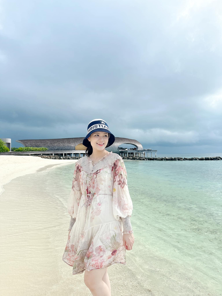 Duy Mạnh chụp ảnh cho vợ bầu Quỳnh Anh thế nào mà từ 27 tuổi biến thành 'quý bà', dìm triệt để nhan sắc - Ảnh 4. Duy Mạnh chụp ảnh cho vợ bầu Quỳnh Anh thế nào mà từ 27 tuổi biến thành 'quý bà', dìm triệt để nhan sắc - Ảnh 4.