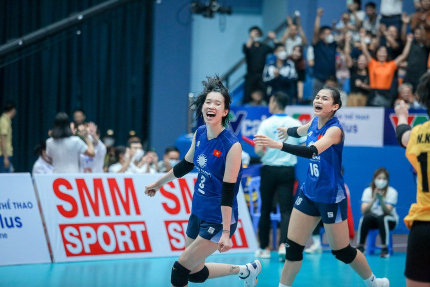 Chấn động ĐT bóng chuyền nữ Việt Nam ngược dòng đánh bại CLB Trung Quốc, vào chung kết gặp Thái Lan - Ảnh 3.