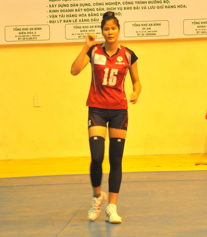 Chân dài bóng chuyền Việt Nam siêu chắn bóng, hạnh phúc viên mãn bên chồng ‘soái ca’ cao trên 1,9m - Ảnh 4.