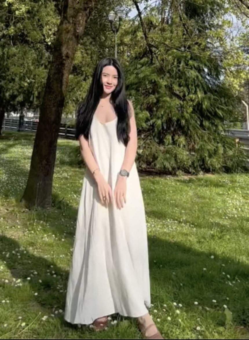 Không chịu thua chị kém em, Chu Thanh Huyền - bạn gái Quang Hải khoe ảnh bikini nóng bỏng nhưng bộ móng 'bạch cốt tinh' mới gây chú ý - Ảnh 3.