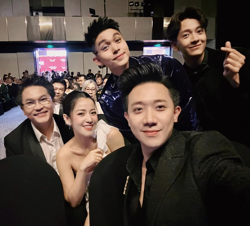 Thái độ lạ của Trấn Thành giữa lúc liên tục dính thị phi đến bị đồn trục trặc với Hari Won - Ảnh 9. Thái độ lạ của Trấn Thành giữa lúc liên tục dính thị phi đến bị đồn trục trặc với Hari Won - Ảnh 9.