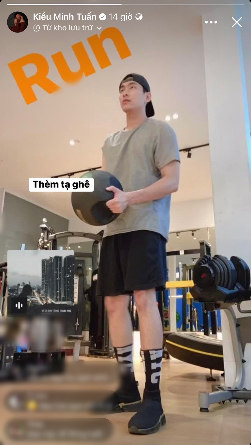 Kiều Minh Tuấn khoe body tại phòng tập, vẻ ngoài lột xác hậu chia tay - Ảnh 2.