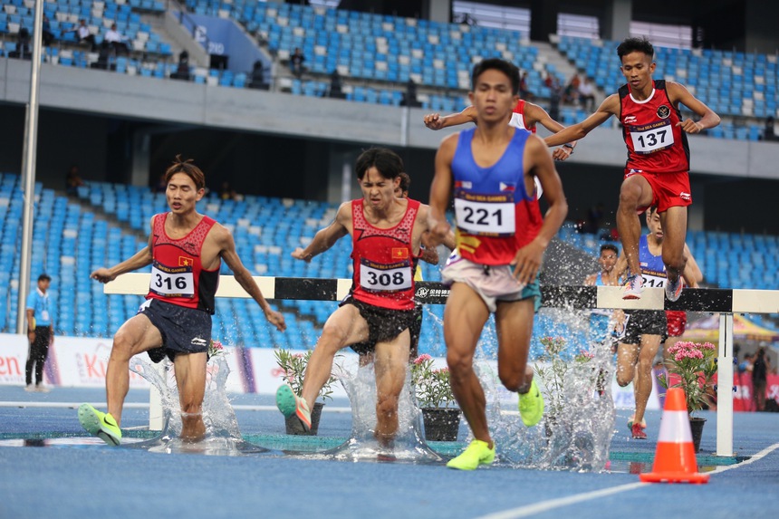 'Nữ hoàng tốc độ' Tú Chinh tái xuất sau chấn thương giúp điền kinh Việt Nam 'hái' huy chương - Ảnh 7.